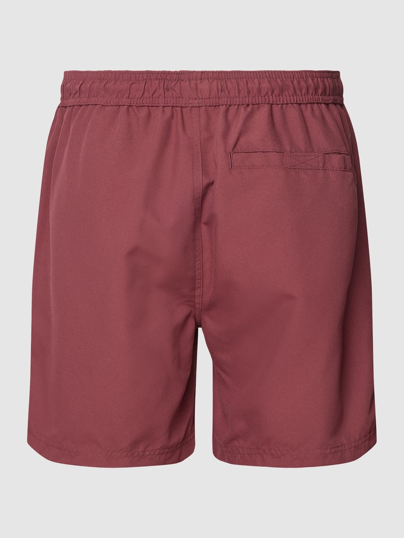 Badehose mit Label-Detail in bordeaux rot