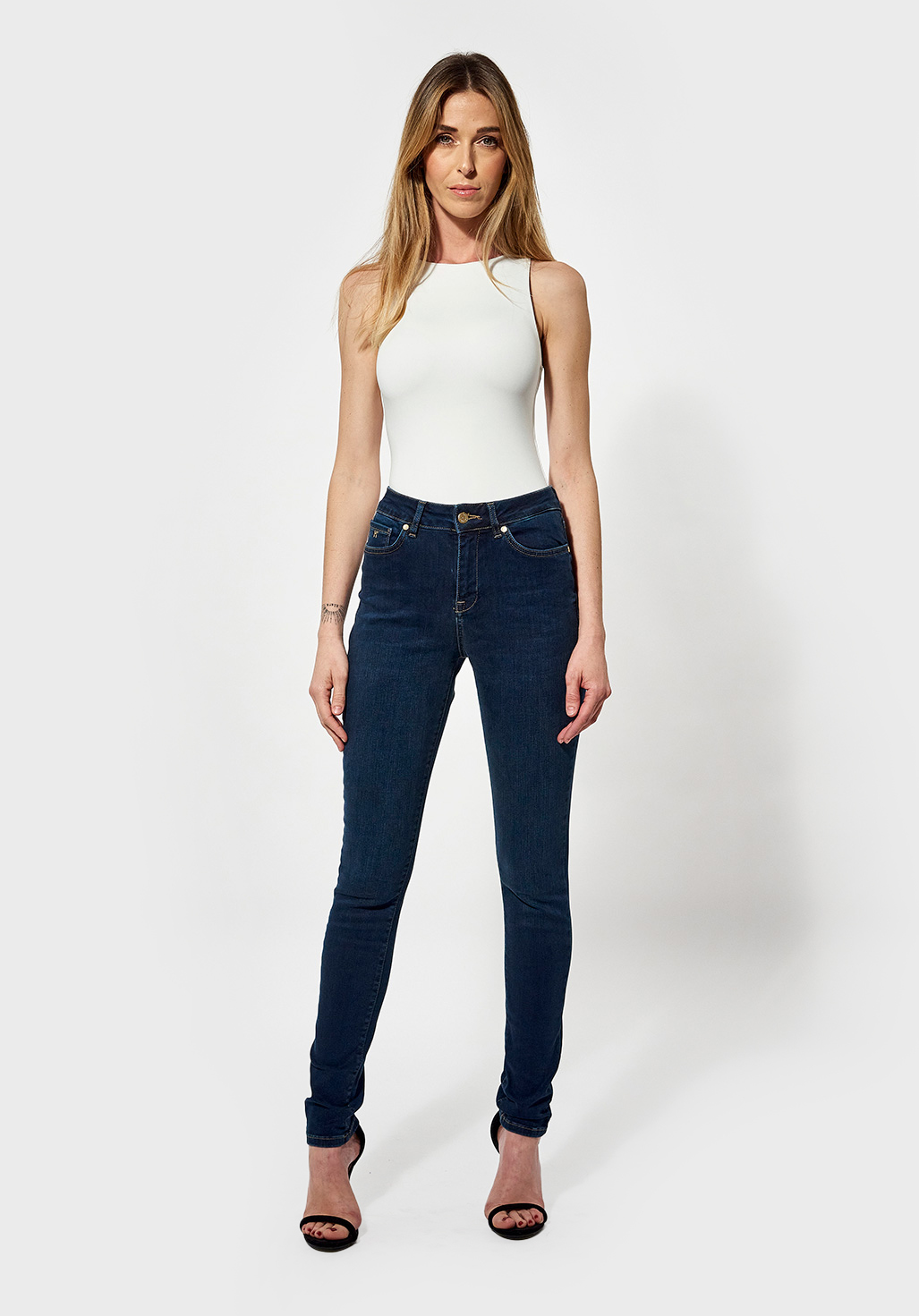 JENAA  Jean skinny Femme bleu légèrement délavé