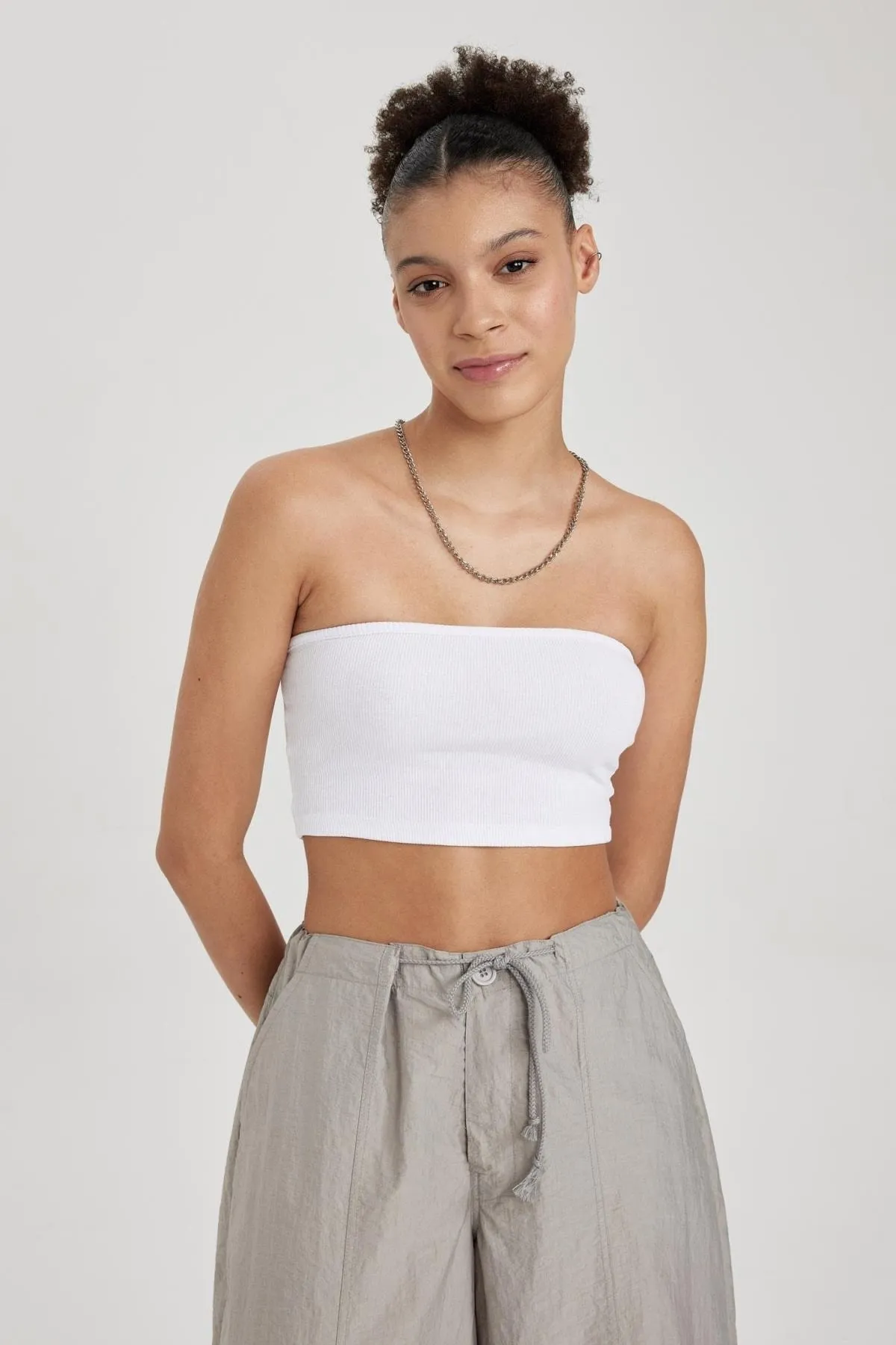 DeFacto  Coool Tailliertes, trägerloses, weißes Cord-Camisole Athlete A7643ax23sm