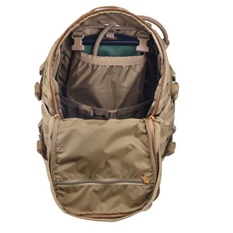 Source Tactical Double D 45 schwarzer Rucksack mit Wasserbeutel