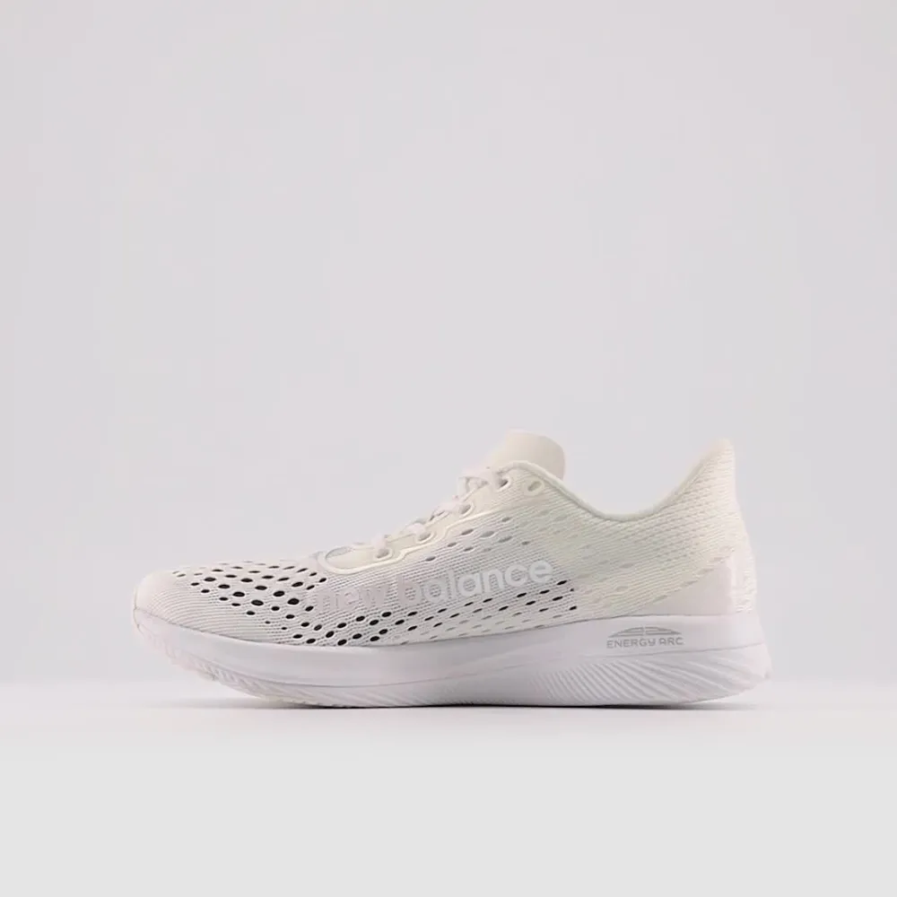 New Balance FuelCell SuperComp Pacer WFCRRCW / weiss