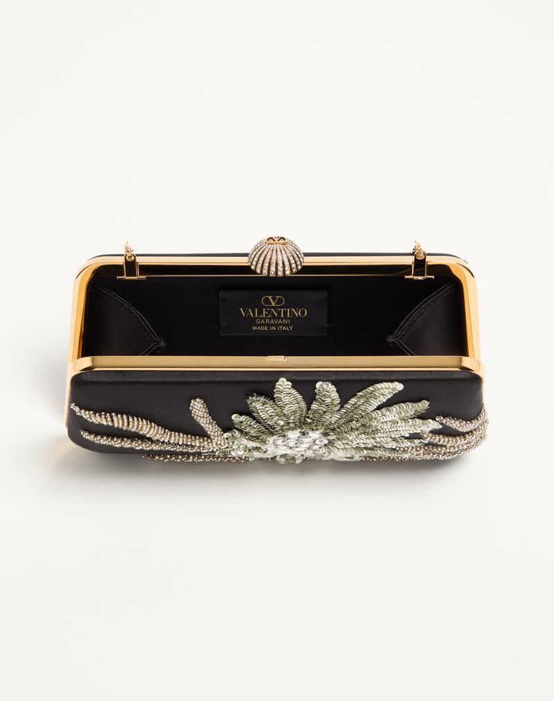 Valentino Garavani Carry Secrets Satin Minaudiere med Blomsterbroderi
