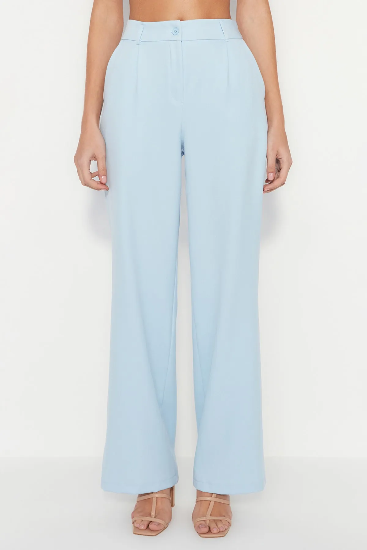 Trendyol Collection  Hellblaue gewebte Hose mit hoher Taille und weitem Bein/Plissee mit weitem Bein TWOAW21PL0076