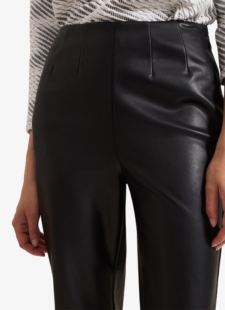 Pantaloni scurți din piele ecologică Phase Eight Mya cu picior drept