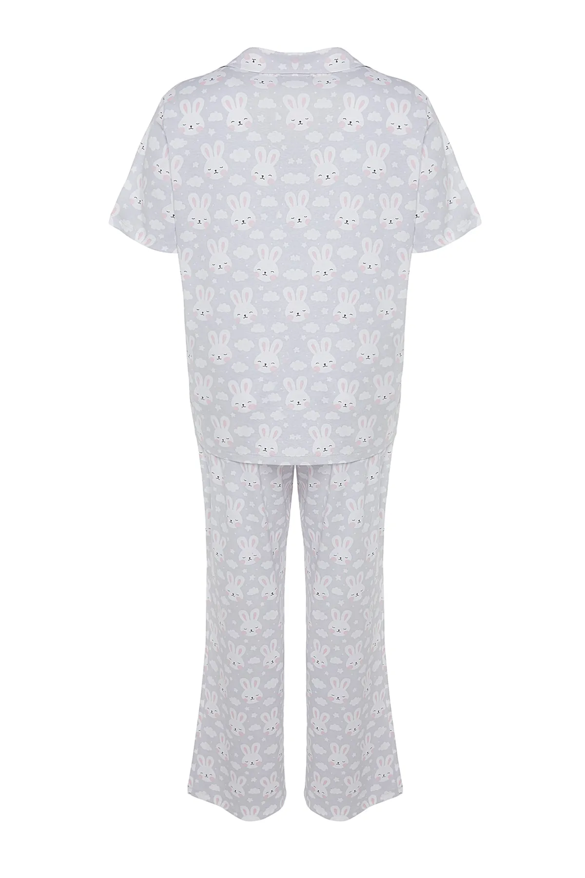 Trendyol Curve  Grau bedrucktes Pyjama-Set aus Strick mit Knöpfen TBBSS22PT0710