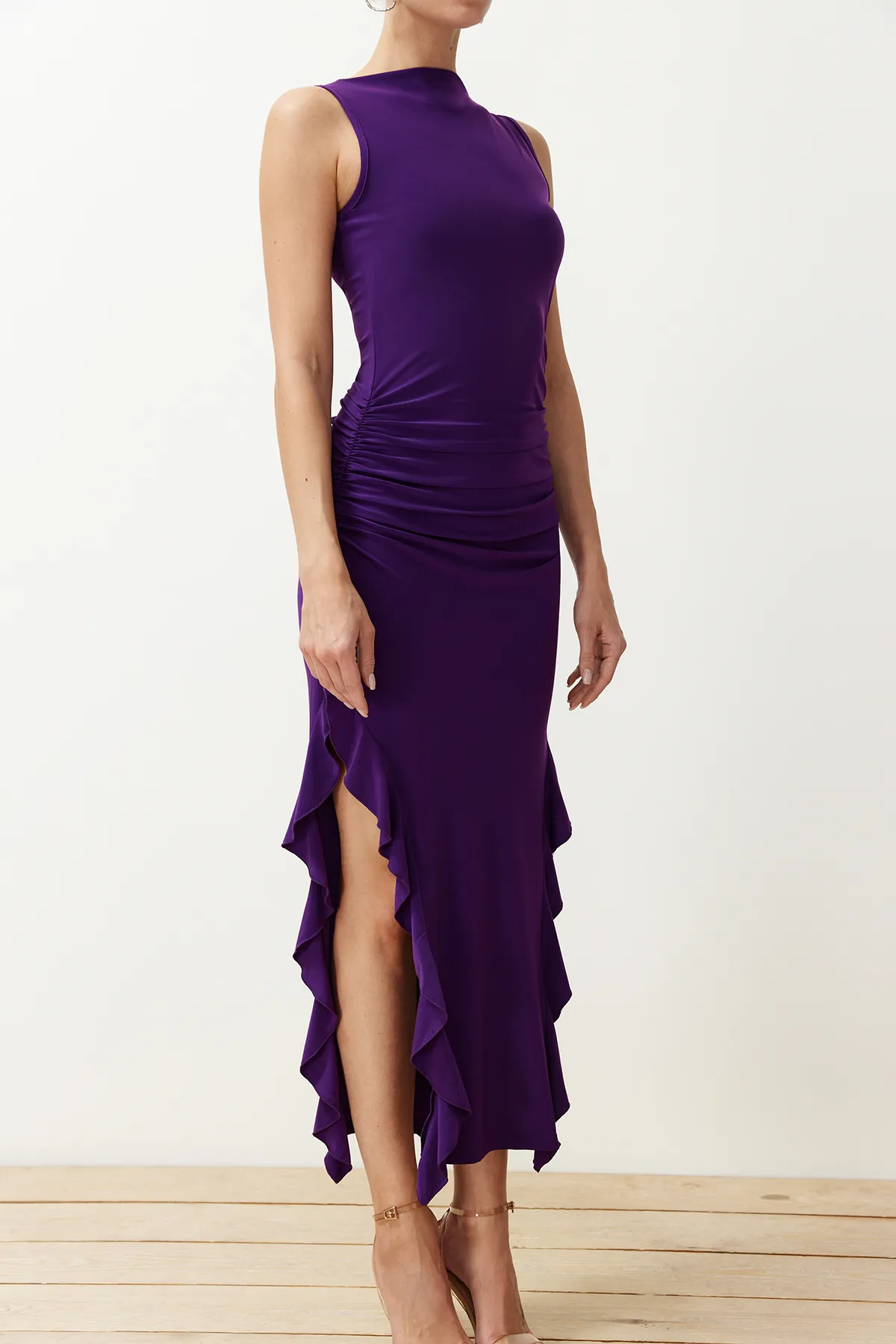 Trendyol Collection  Lila ärmelloses, geschlitztes, dehnbares, dickes Sandy-Maxi-Bleistiftkleid mit Rüschendetails TWOSS24EL00688