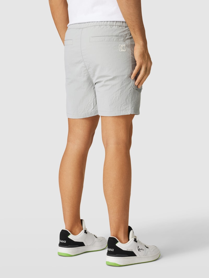 Shorts mit Label-Stitching - P&C X Karl Kani in hellgrau