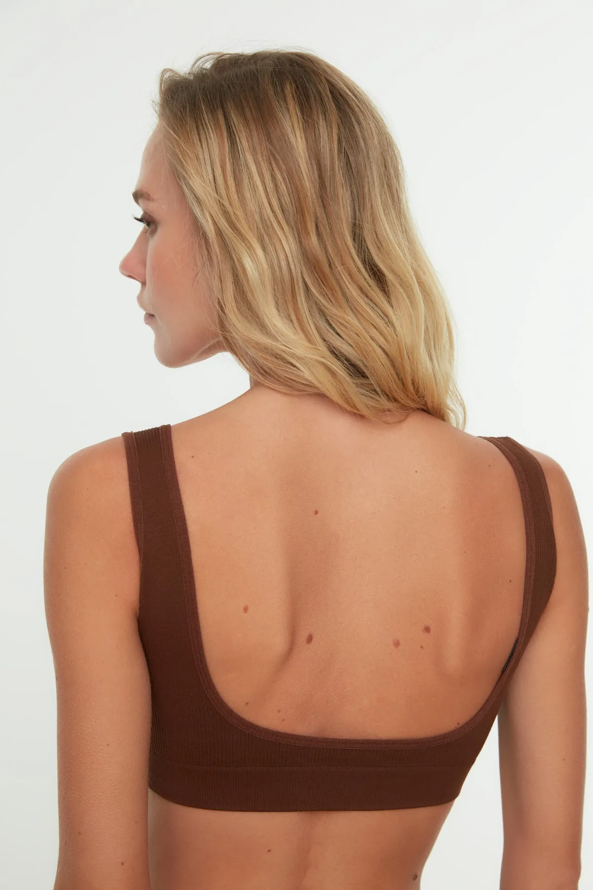 Trendyol Collection  Brauner nahtloser/nahtloser, kappenloser Bralette-Strick-BH THMAW22SU0025