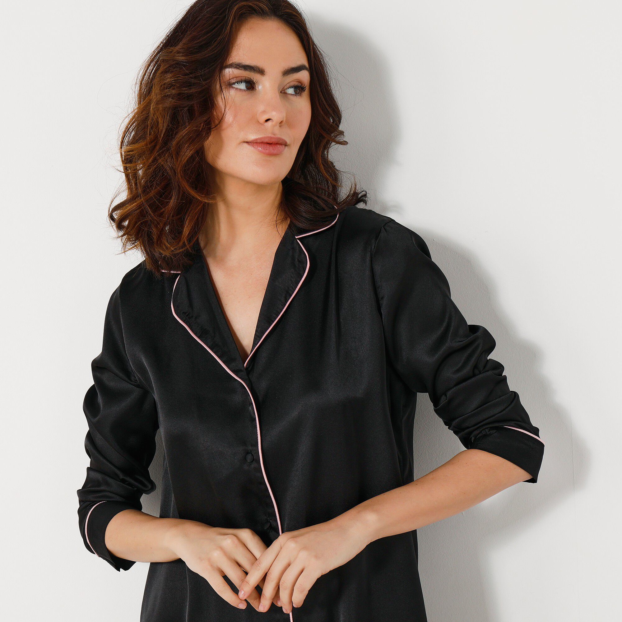 Chemise de nuit forme liquette en satin uni
