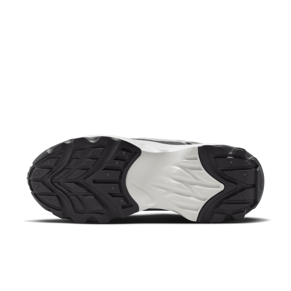 Nike TC 7900 DD9682-001 / grau