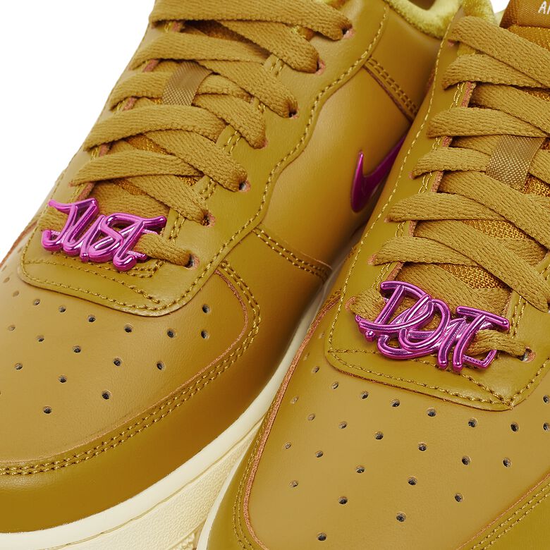 NIKE Wmns Air Force 1 ’07 SE 