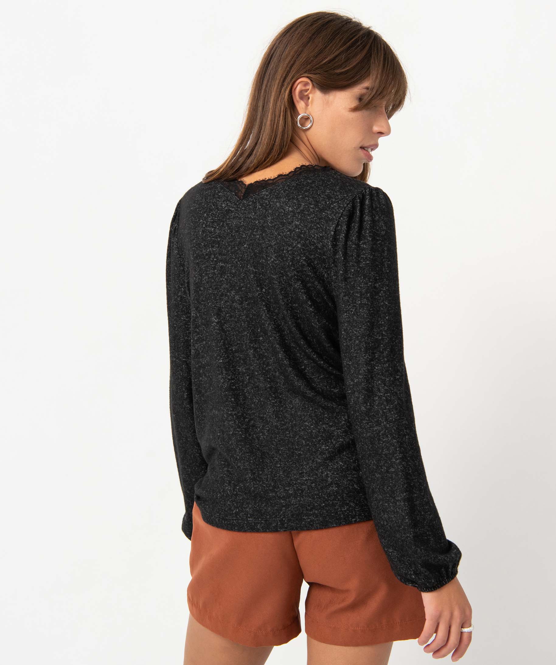 Pull femme en maille douce à col V en dentelle noir | GEMO
