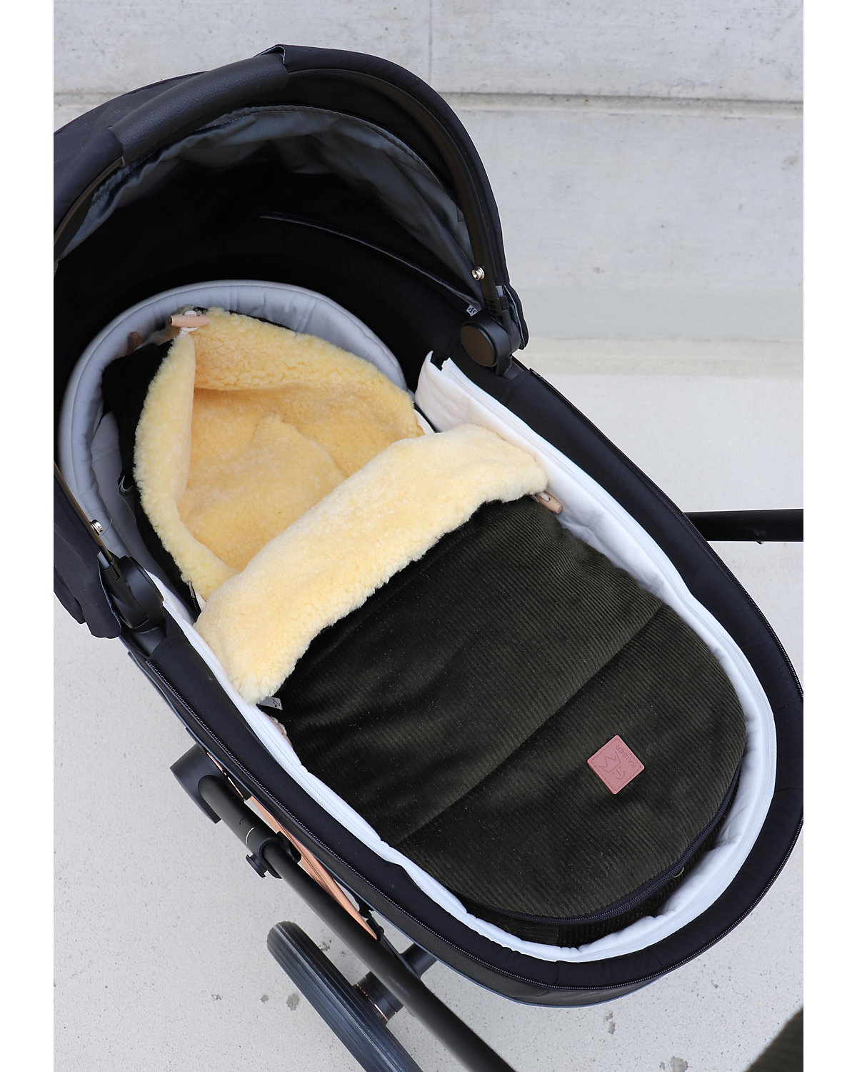 FILIA CORD Babyschalen Fußsack, Lammfell medizin, Fb. olive green