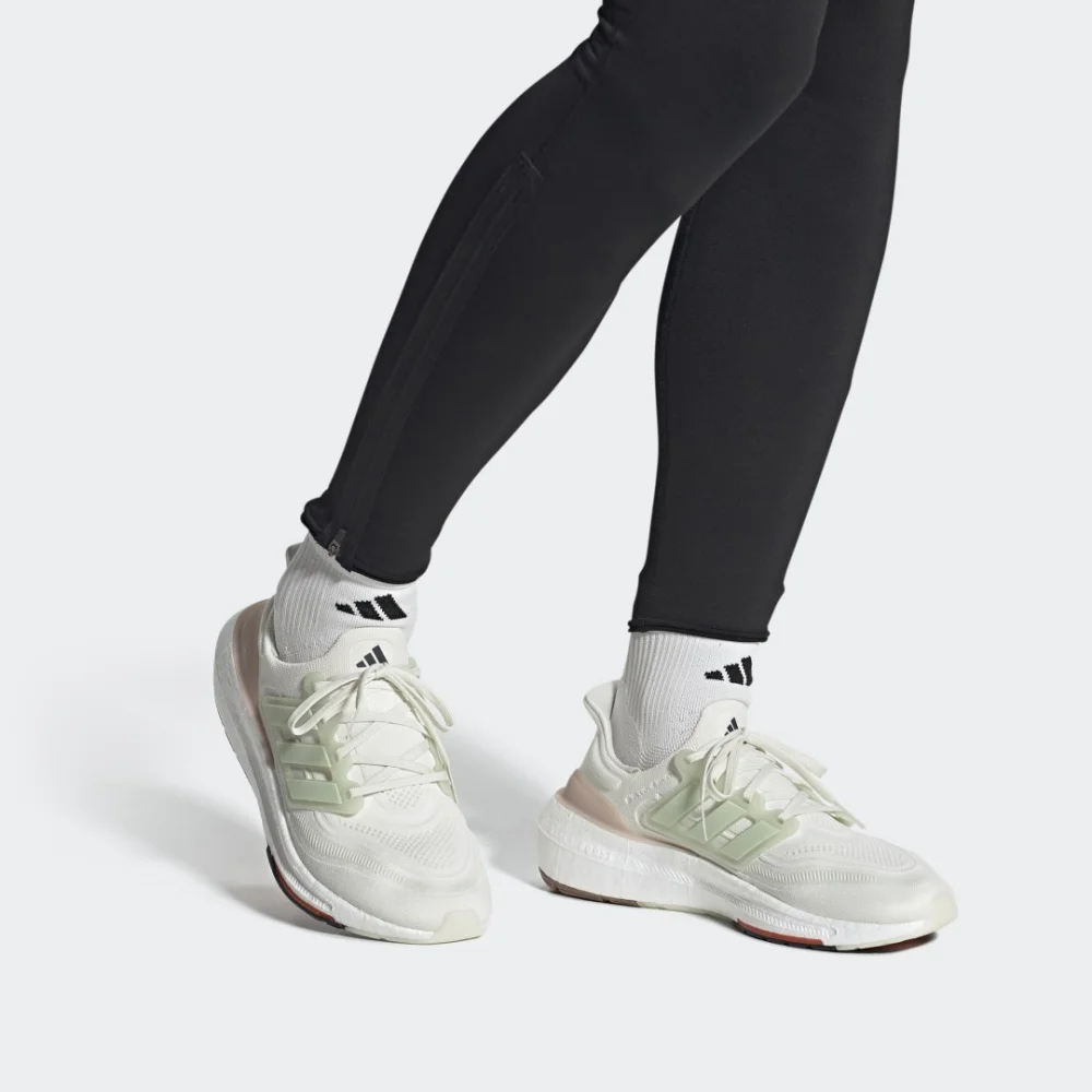 adidas Ultraboost Light HQ6338 / weiss