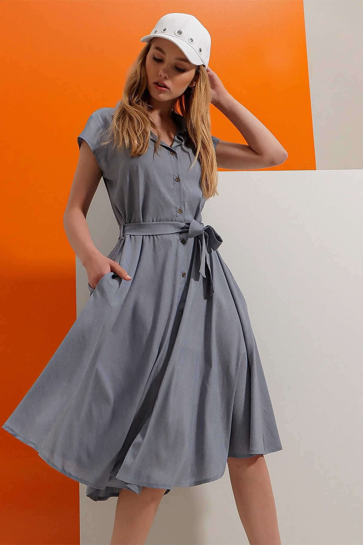 Trend Alaçatı Stili  Ärmelloses, gewebtes Hemdkleid für Damen in Indigoblau ALC-X6056