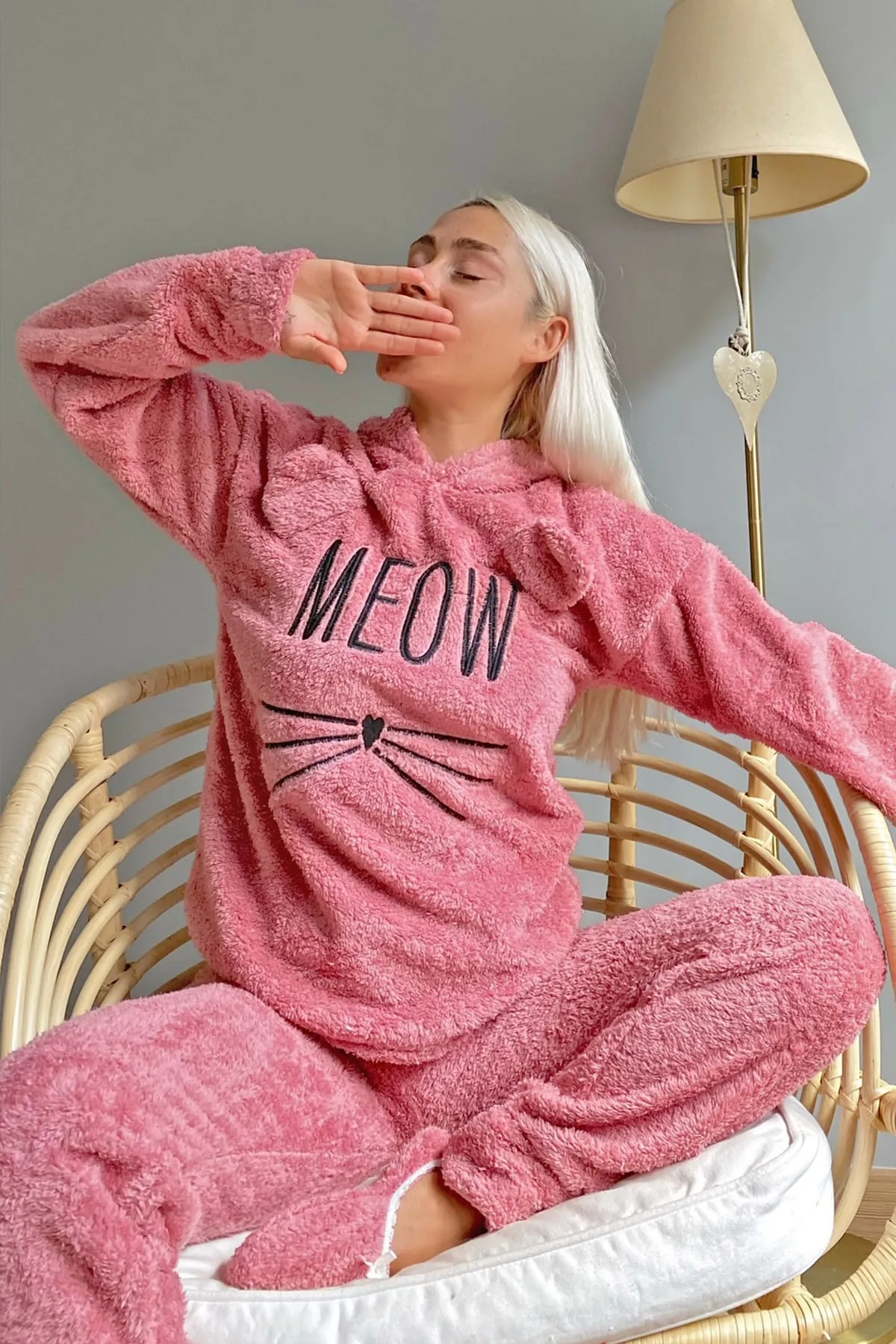 Pijamaevi  Rosa Meow gemustertes Vollplüsch-Pyjama-Set für Damen