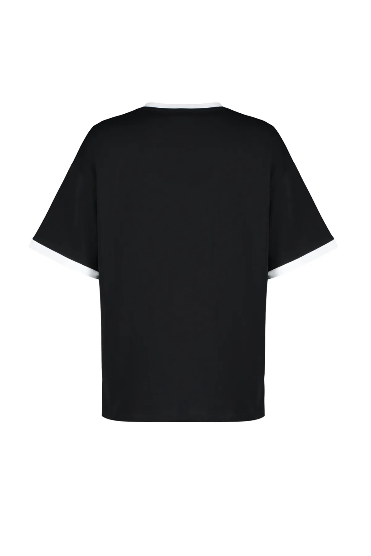 Trendyol Collection  Schwarzes Strick-T-Shirt mit Kontrastkragen und Streifen aus 100 % Baumwolle, übergroßer/entspannter Schnitt, TWOSS24TS00052