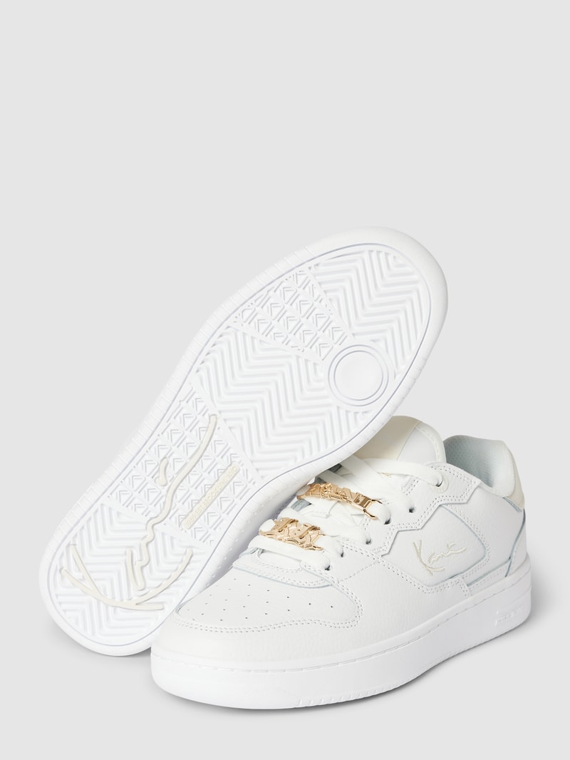 Sneaker mit Label-Details in weiß