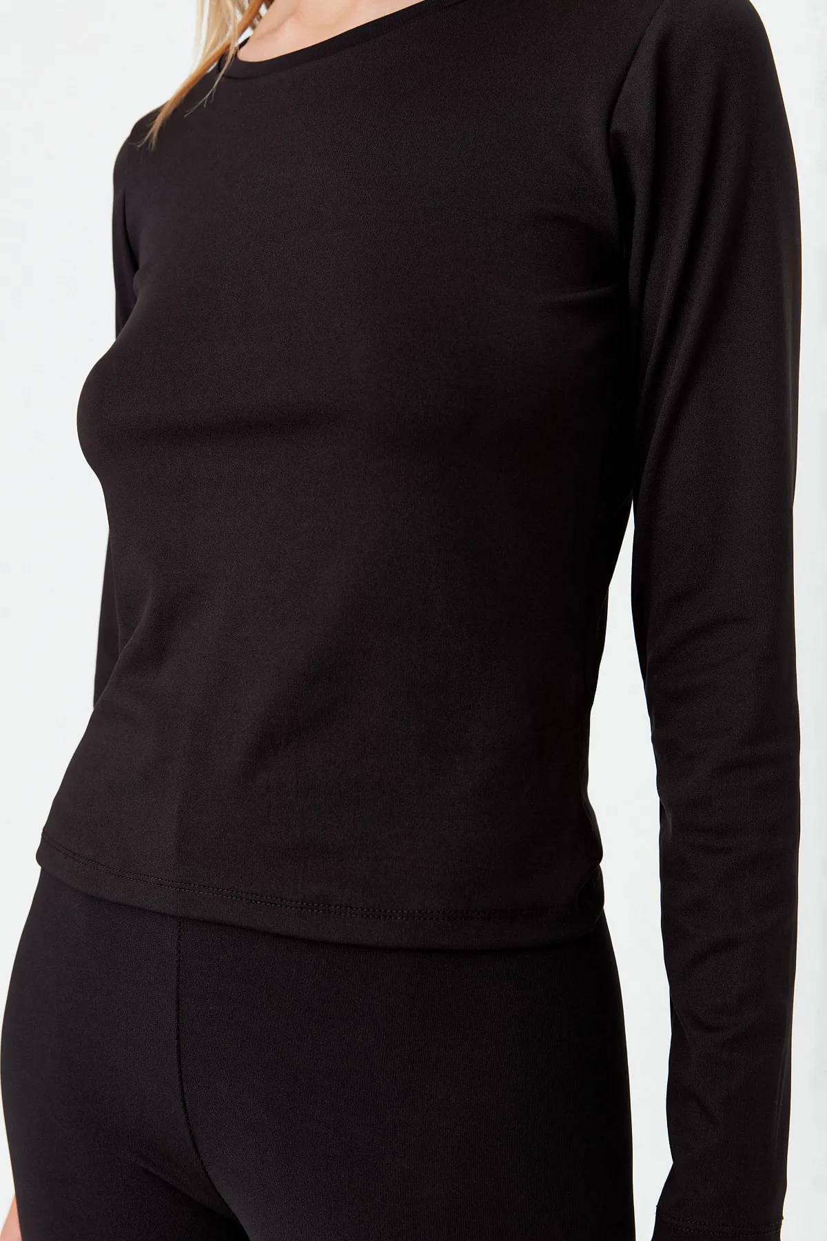 Trendyol Collection  Schwarzes Scuba-Strick-Unterteil-Oberteil THMAW23AU00070