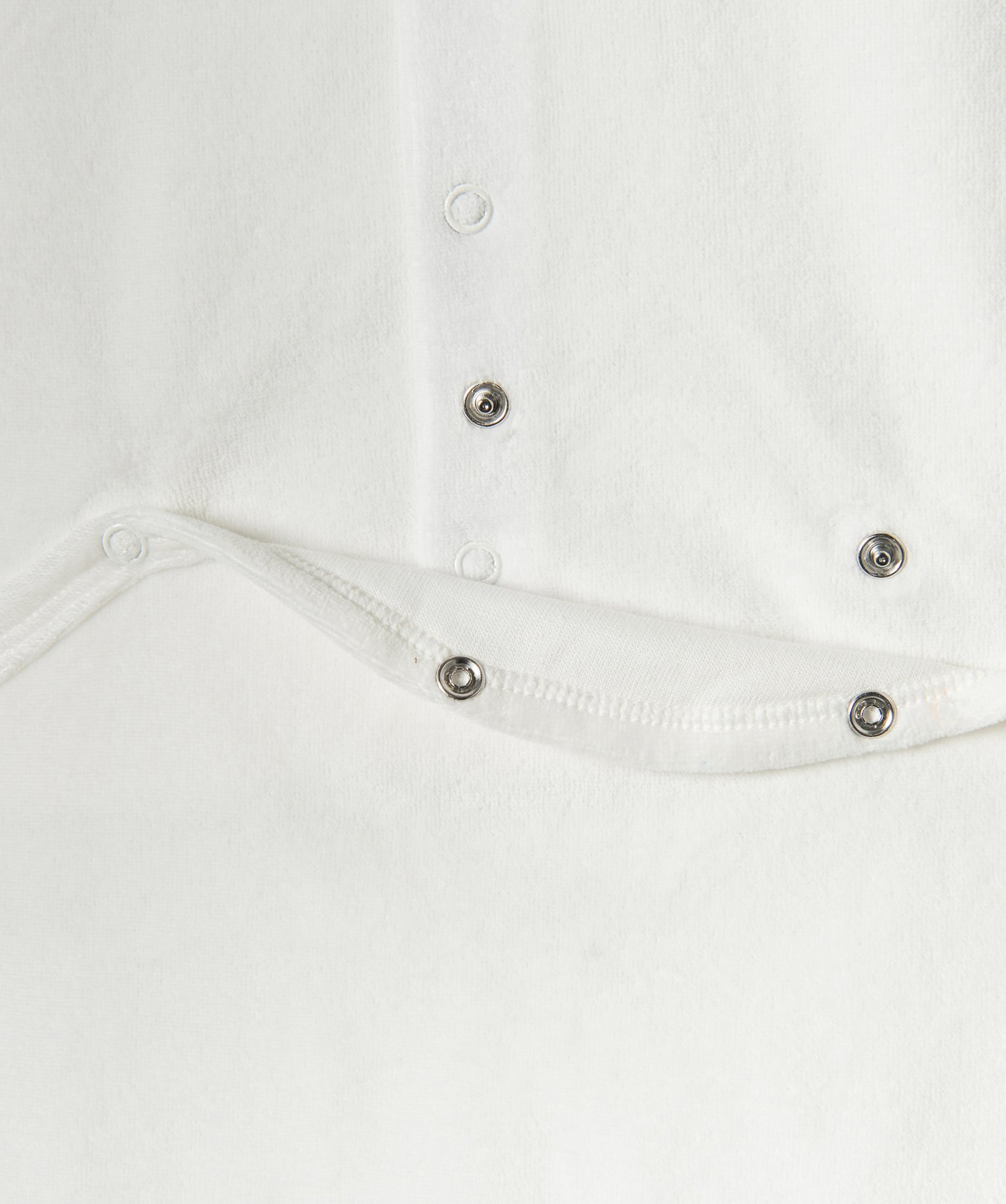 Pyjama bébé en velours avec ouverture pont-dos ecru | GEMO