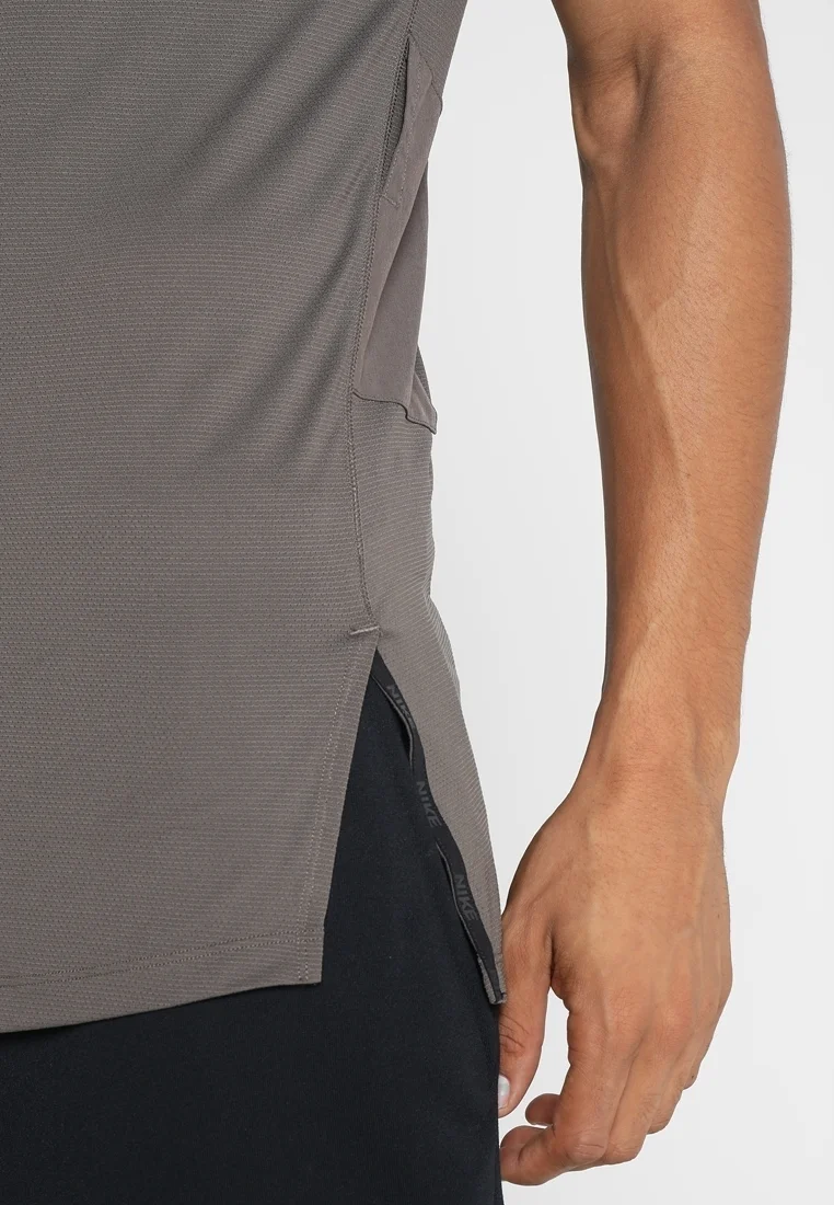 Camiseta básica Nike Performance