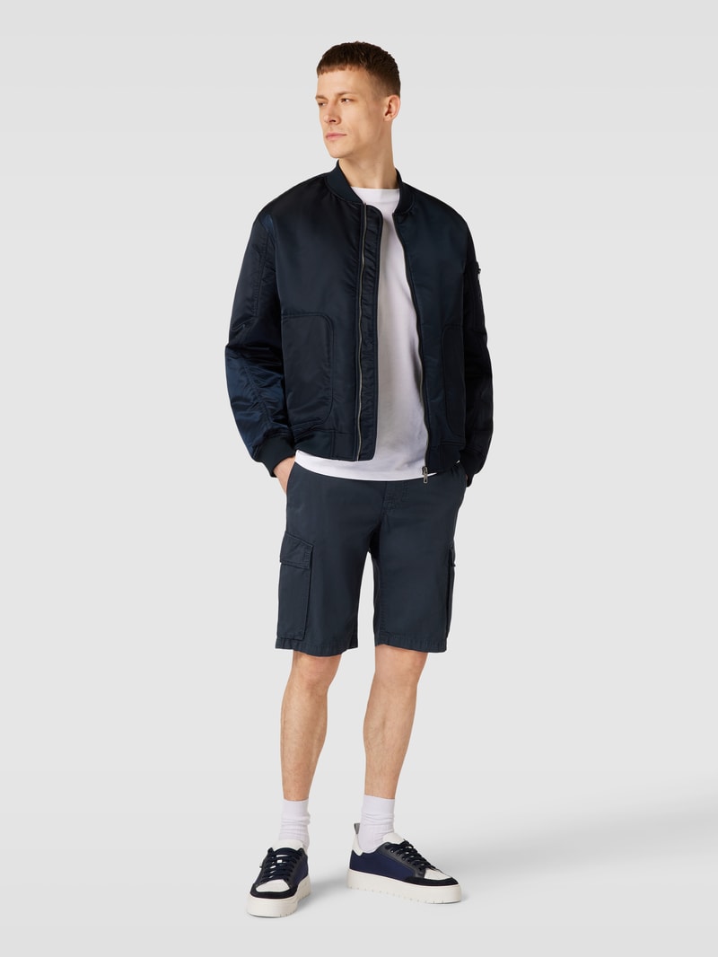 Shorts mit Cargotaschen in marineblau