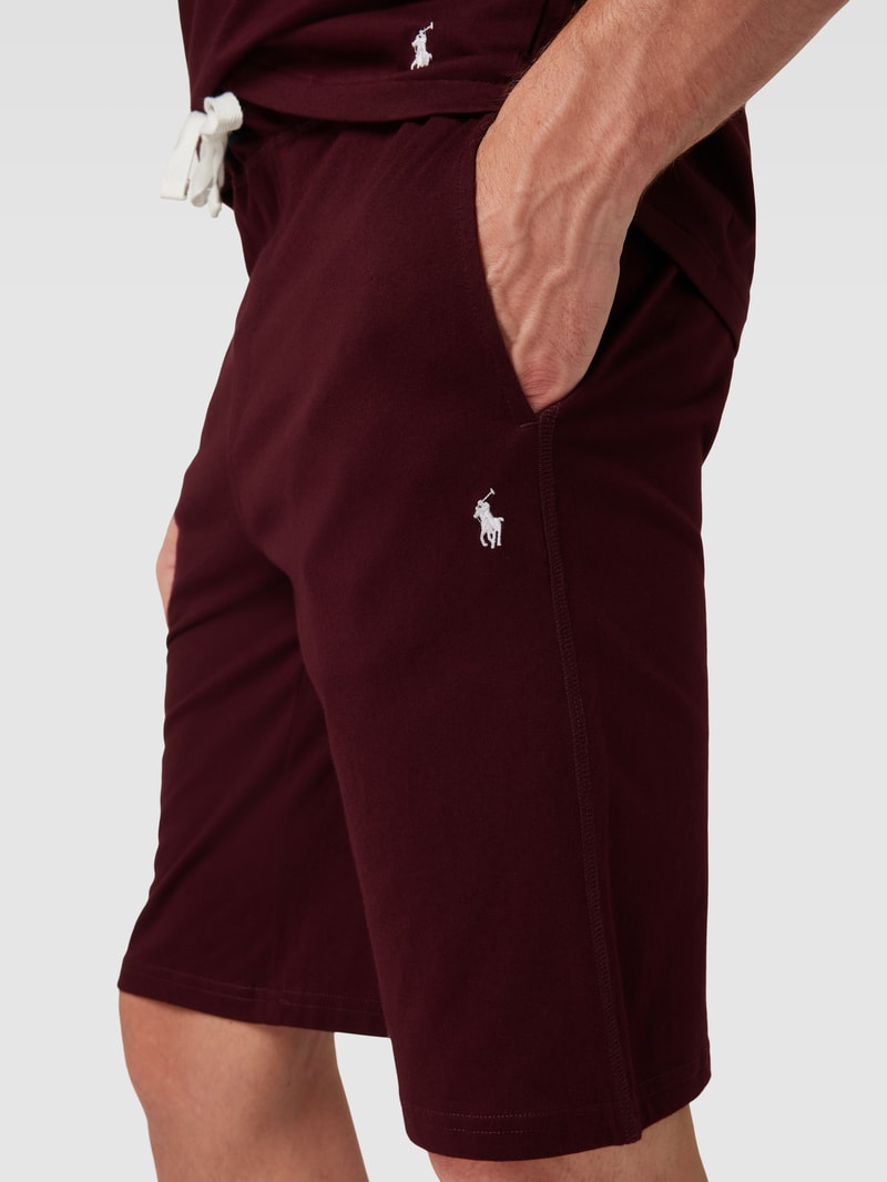 Slim Fit Sweatshorts mit Label-Stitching Modell 'LIQUID' in bordeaux rot