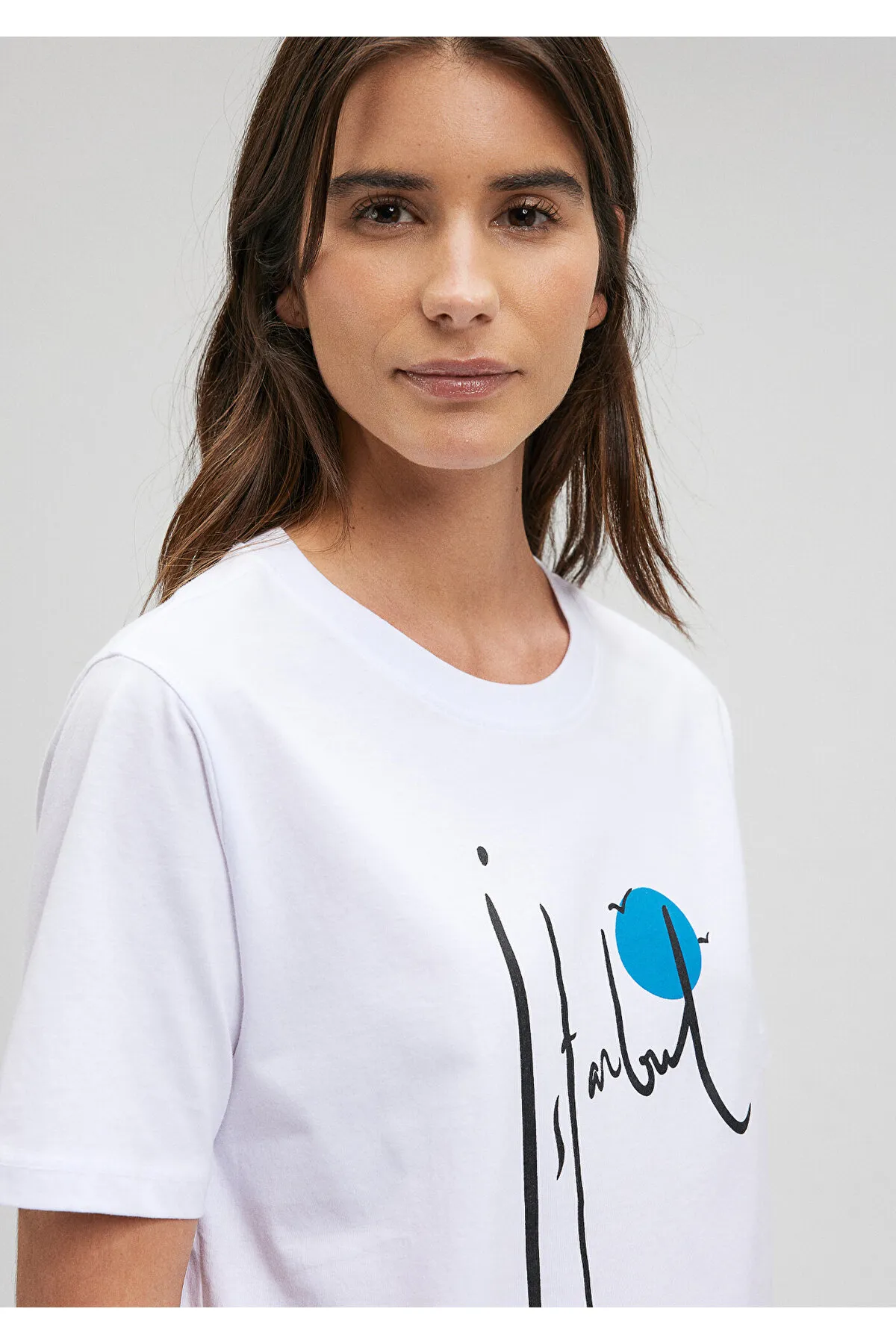 Mavi  Weißes T-Shirt mit normaler Passform und Istanbul-Aufdruck -1612109-620