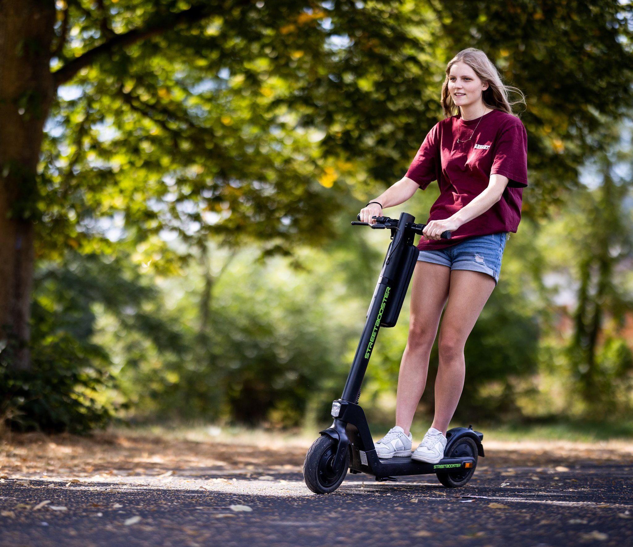 STREETBOOSTER E-Scooter E-Scooter STREETBOOSTER Two, 22.00 km/h, Straßenzulassung, klappbar, Wechselakku, 7 Jahre Ersatzteile, Service