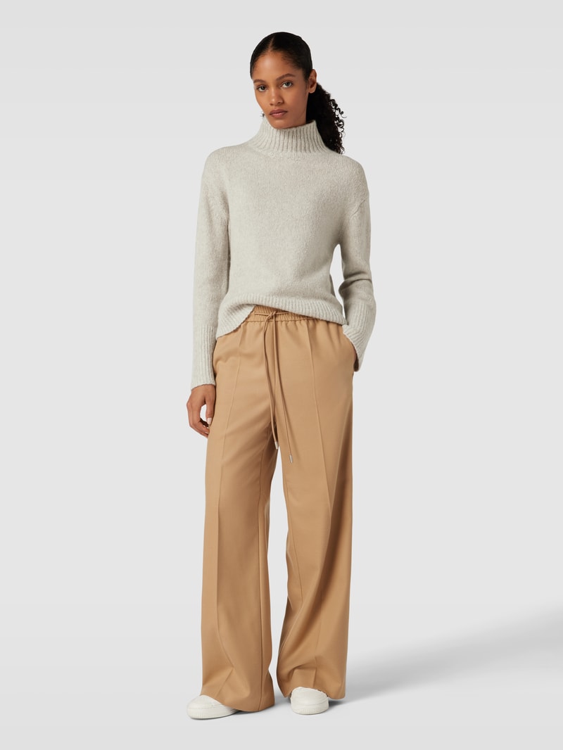 Strickpullover mit Turtleneck in stein