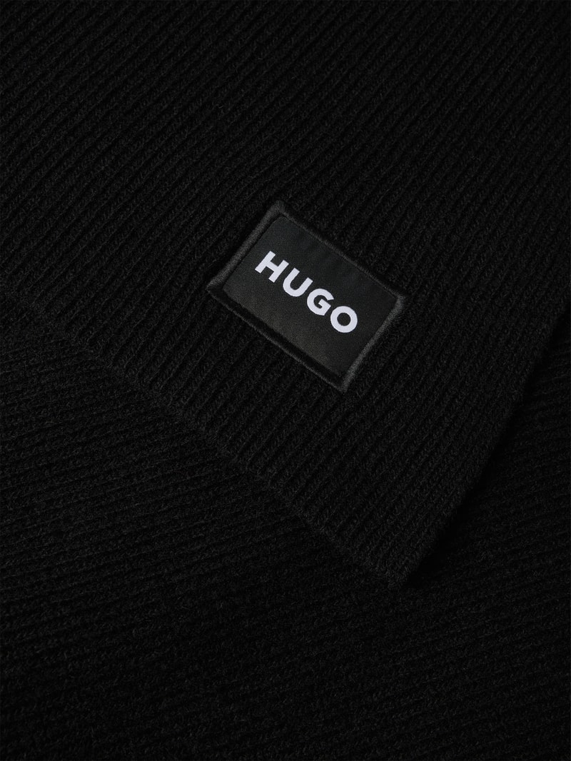 Schal aus Lanawoll-Mix mit Label-Patch in schwarz