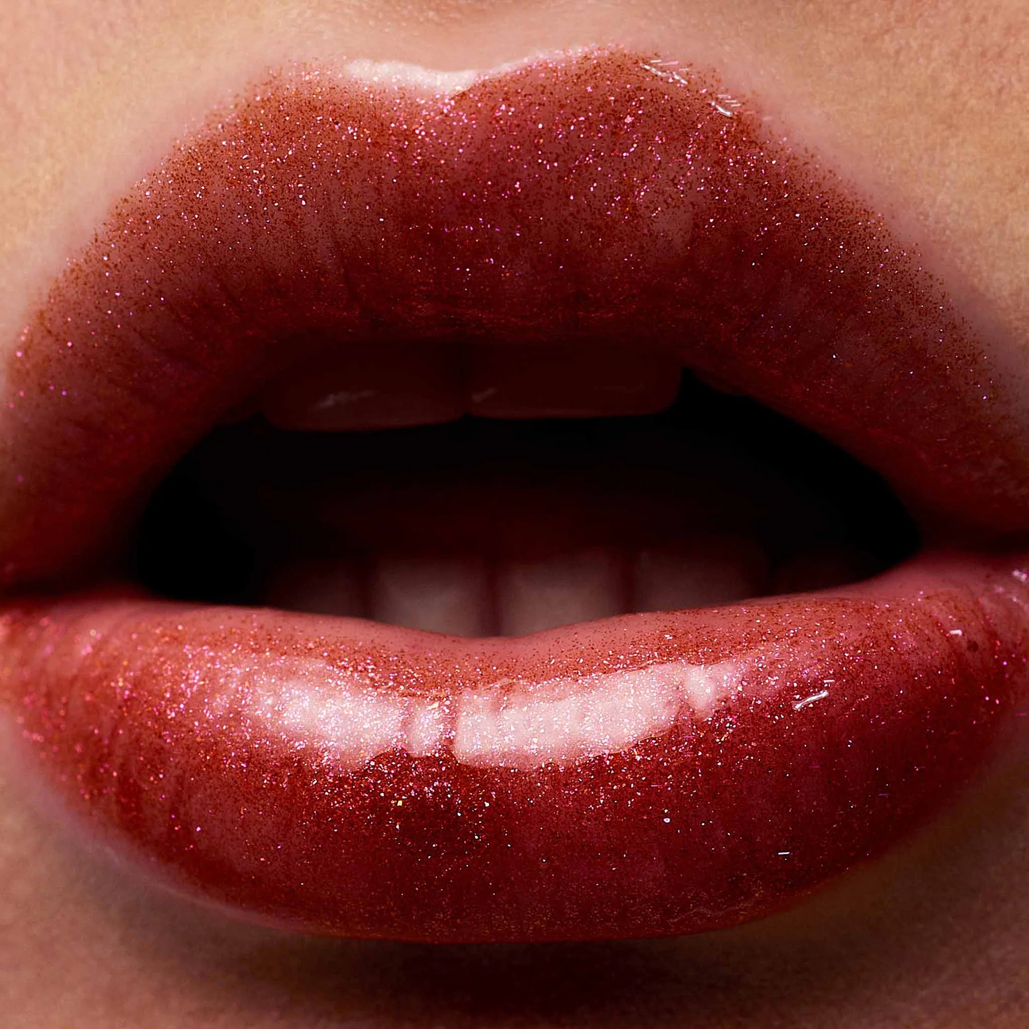 Brillo labial con purpurina 3D