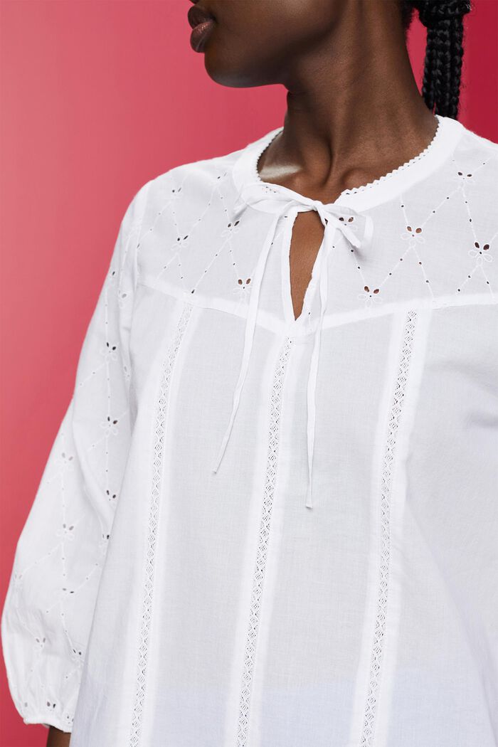Bluse mit Stickerei, 100 % Baumwolle