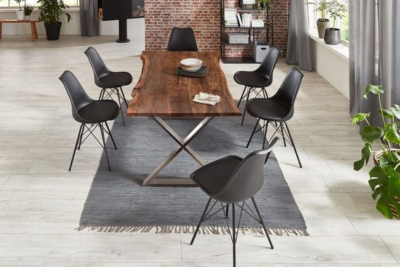 Junado® Baumkantentisch Kasimir, Akazienholz massiv, natur- oder nussbaumfarben, Tischstärke 26mm, bis 3 Meter Größe mit natürlicher Baumkante erhältlich, geschlossenes Metallgestell X-Form in schwarz oder edelstahlfarben