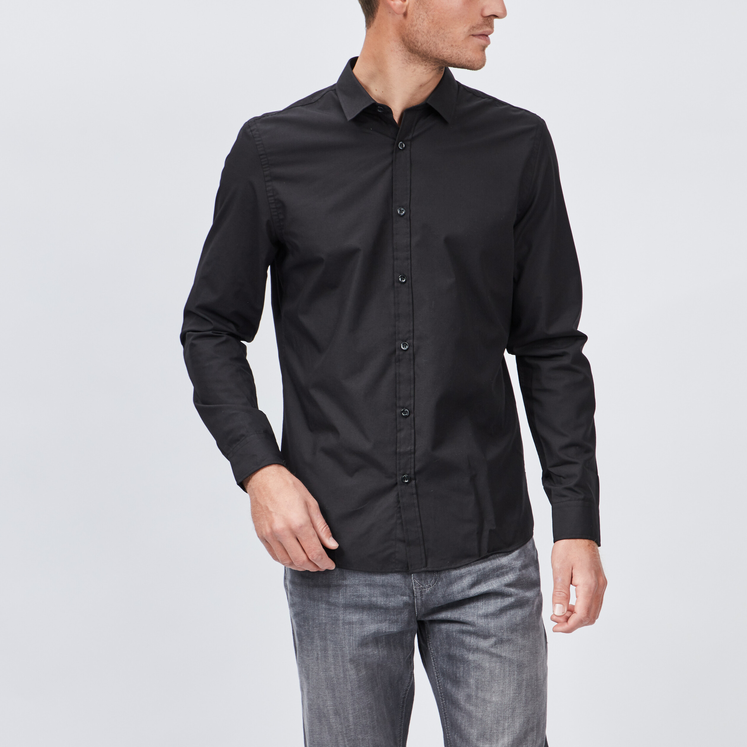 Chemise ajustée col italien noir homme | La Halle