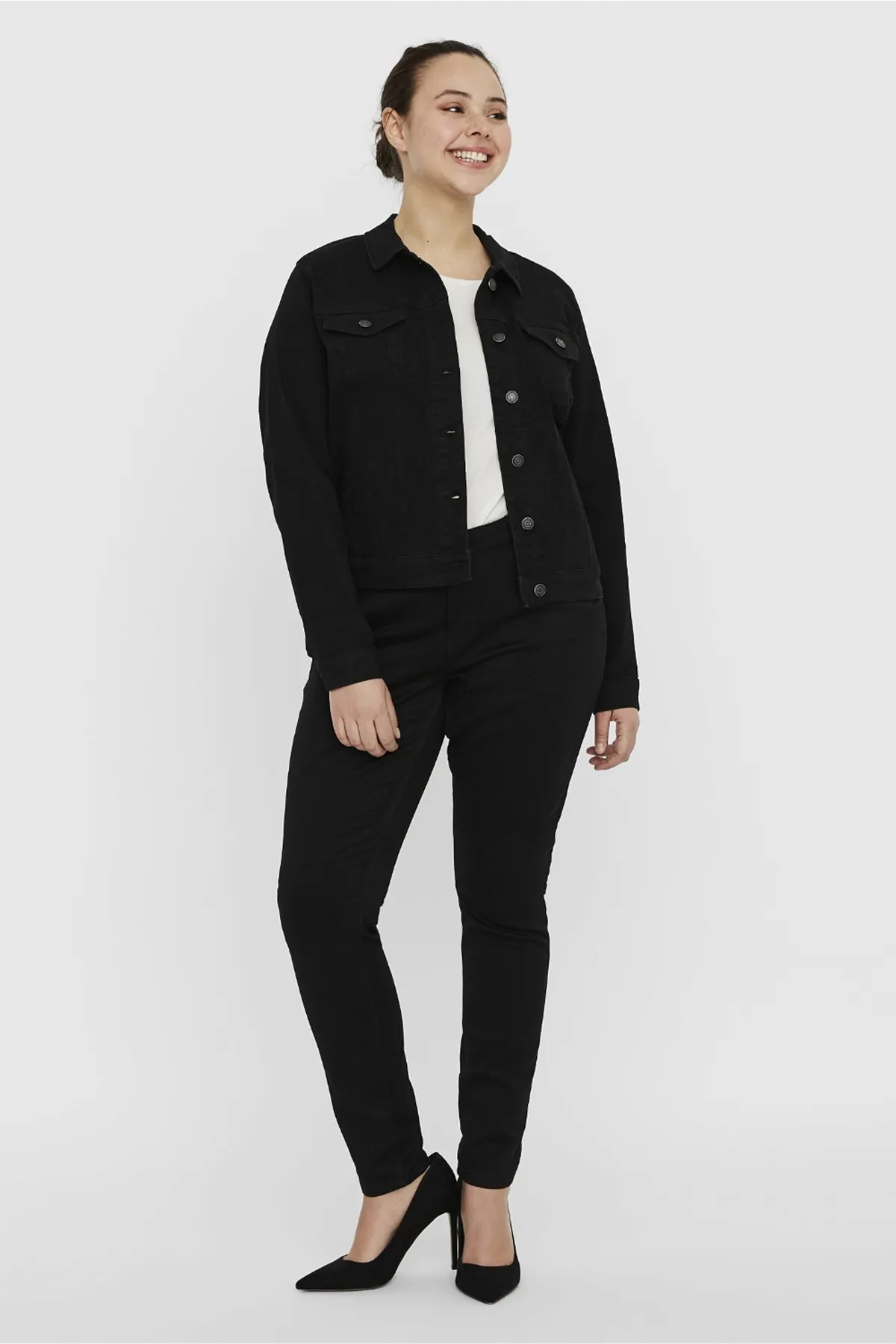 Veromoda Curve  Große Größen in Jacke - Schwarz - Regular Fit