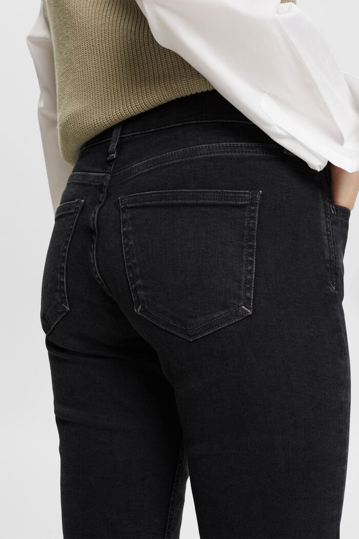 Recycelt: Stretchjeans mit schmaler Passform