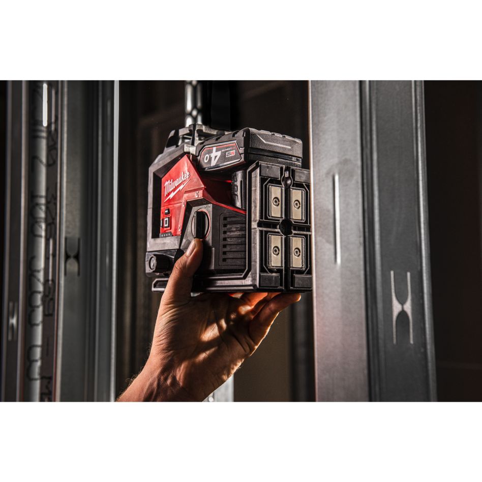 Milwaukee 4933499379 M12 3PLSKIT-401P Bežični križni laserski nišan Zeleni 1x 4.0Ah i punjač 3x 360° laser u PACKOUT kompletu