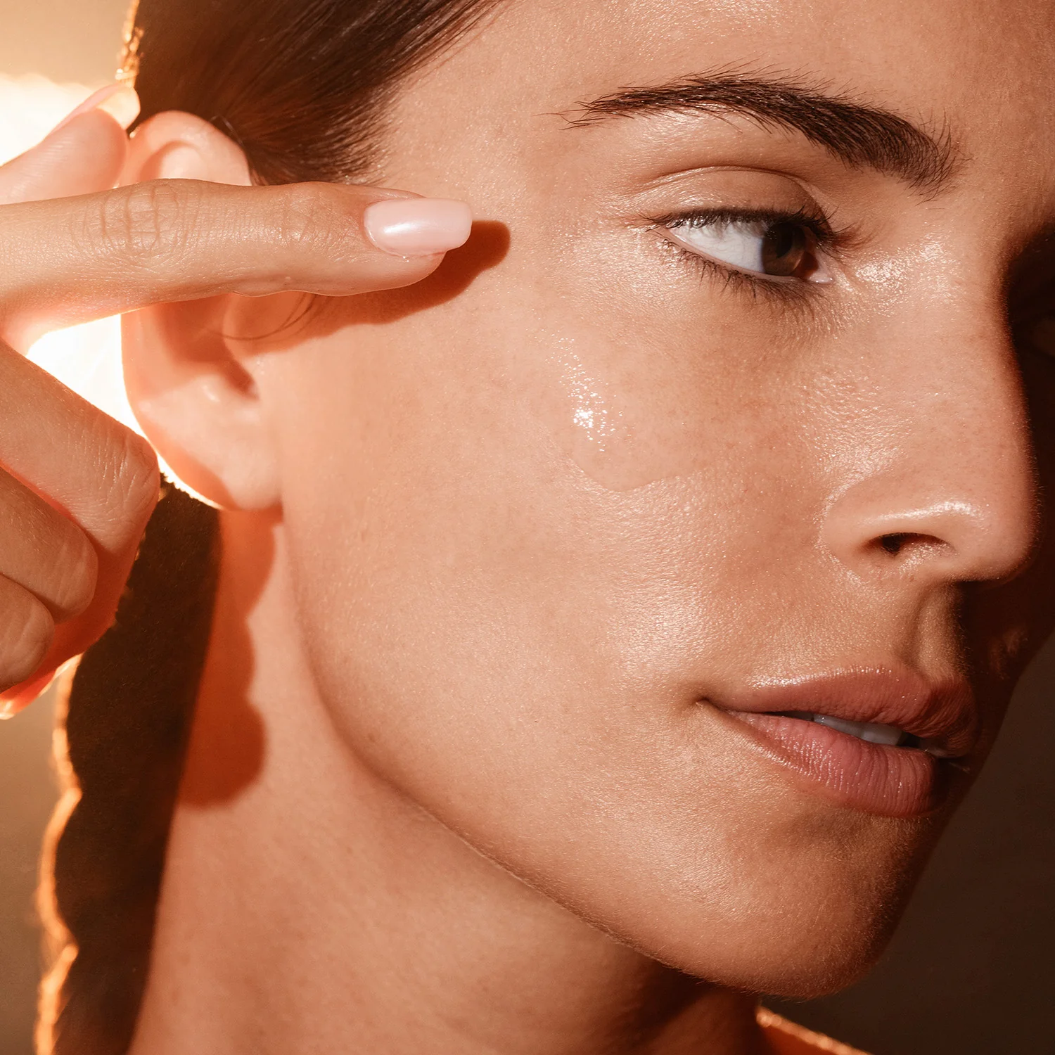 MESAUDASKIN LUMISHEEN – Vitamin C Illuminating Essence – Aufhellendes Gesichtsfluid, Feuchtigkeitsspendendes Gesichtsfluid