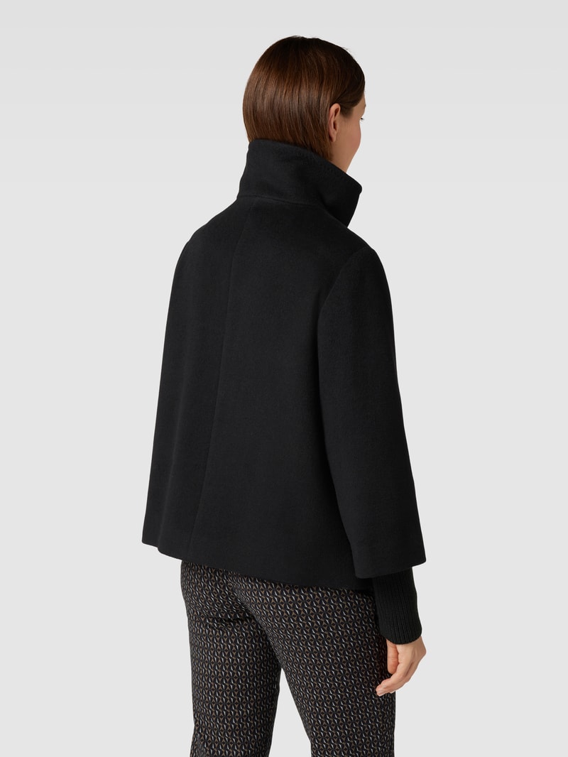 Jacke mit Stehkragen in schwarz