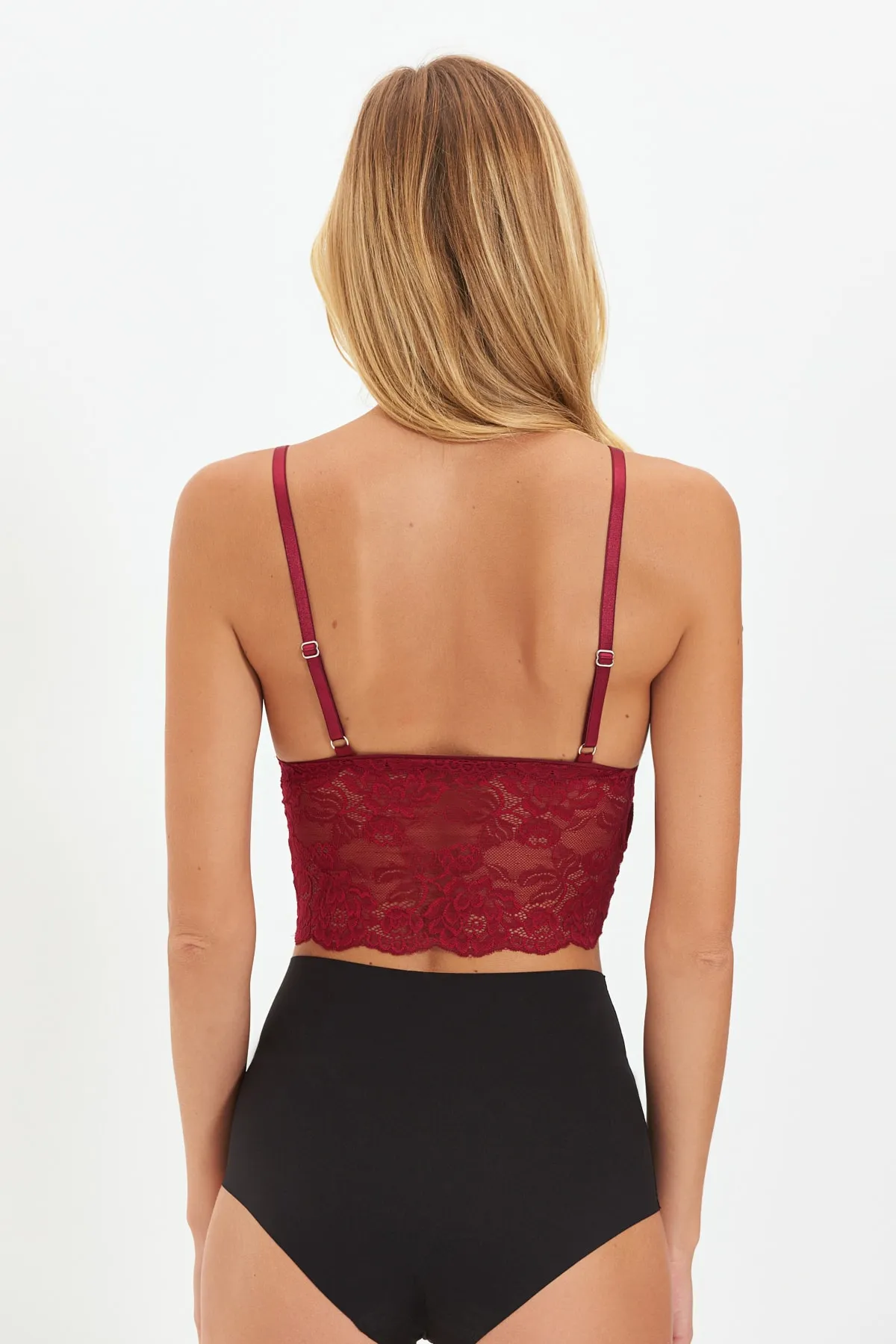 Trendyol Collection  Burgunderrotes, geripptes Spitzen-Bustier mit Seilriemen und dreieckigem Strickmuster THMAW21SU0050