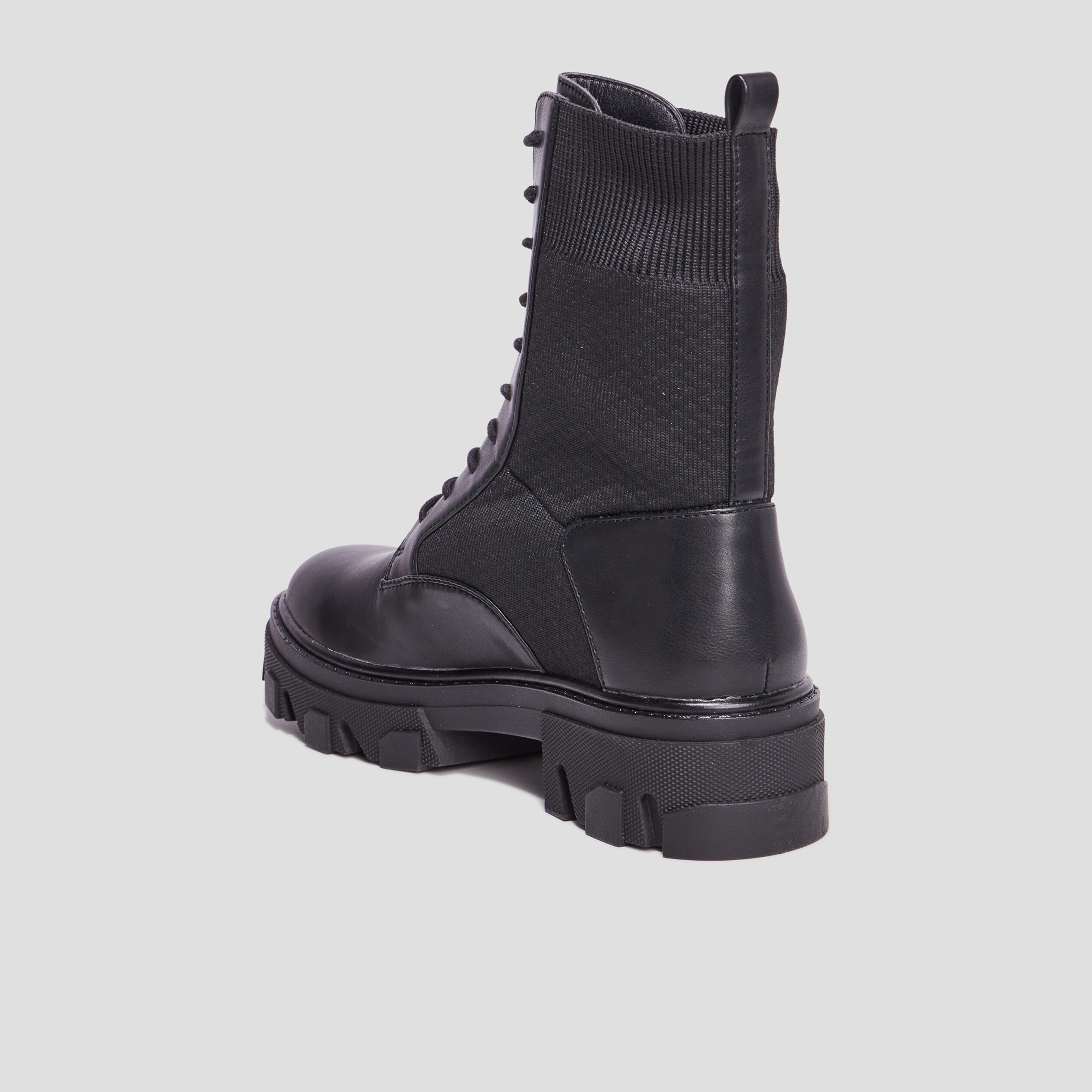 Bottines à lacets semelle chunky noir femme | La Halle
