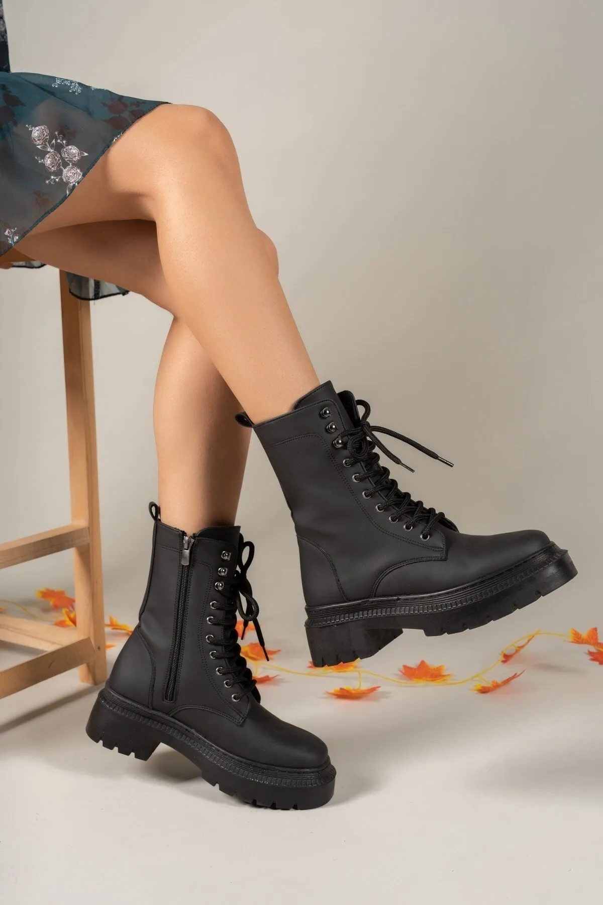 Riccon  Extra mattschwarze Damen-Stiefel mit Reißverschluss 0012299