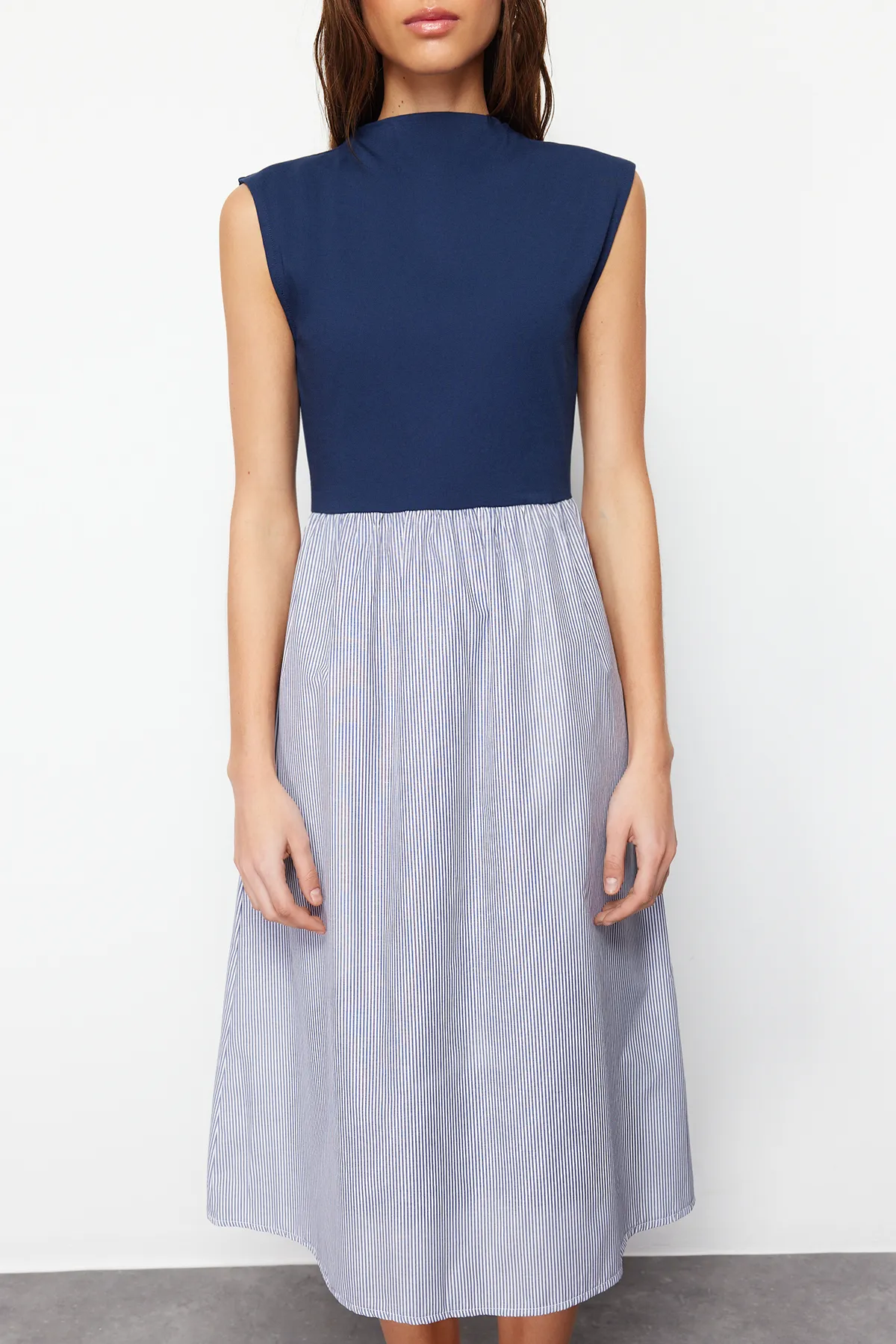 Trendyol Collection  Marineblaues Strick-Midikleid TWOSS24EL00406