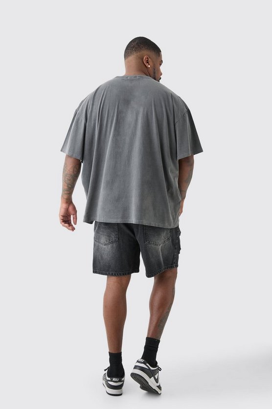 Plus T-Shirt mit Pour Homme Lippen-Print und Acid-Waschung