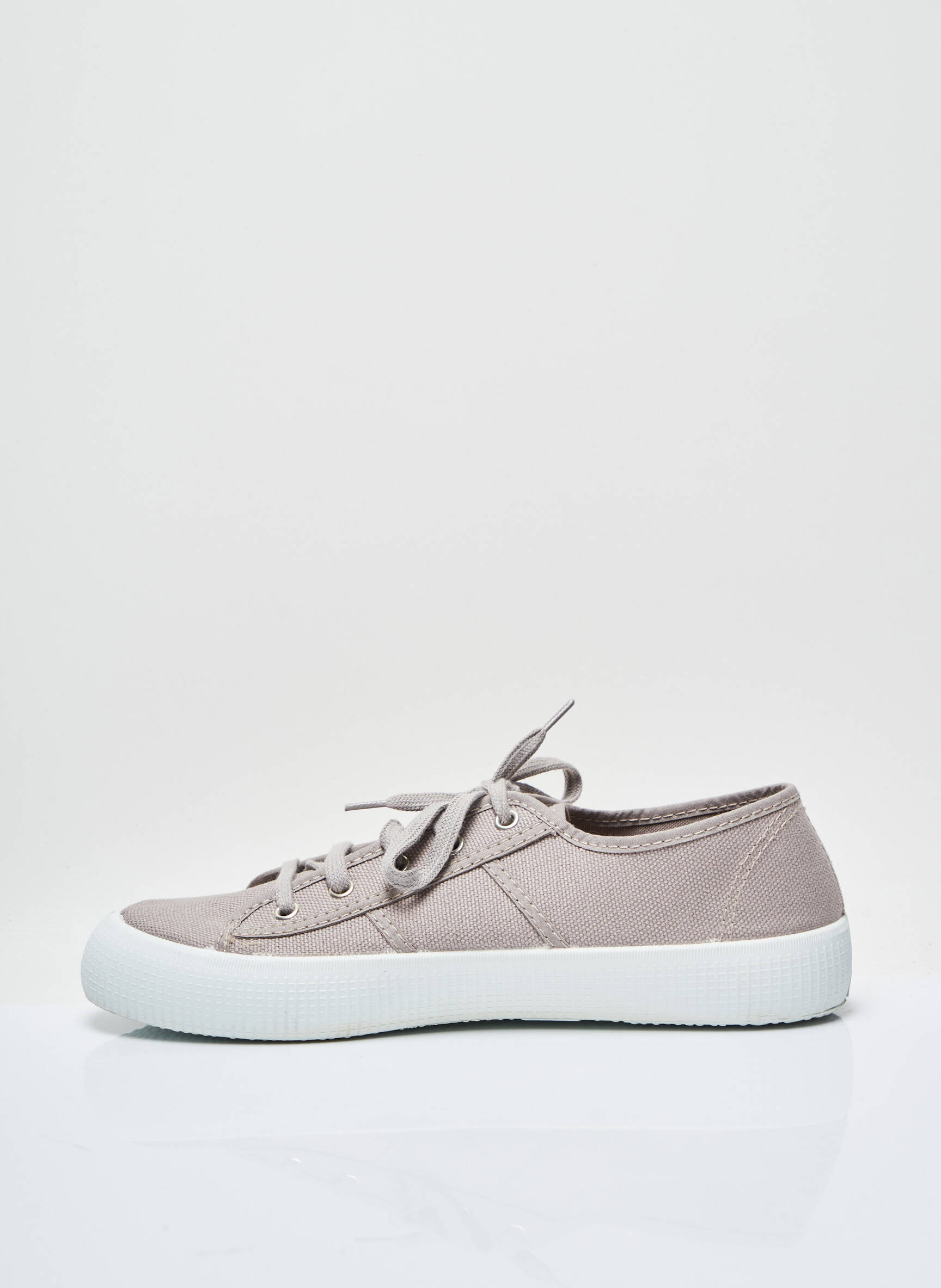 Victoria Baskets Femme couleur gris