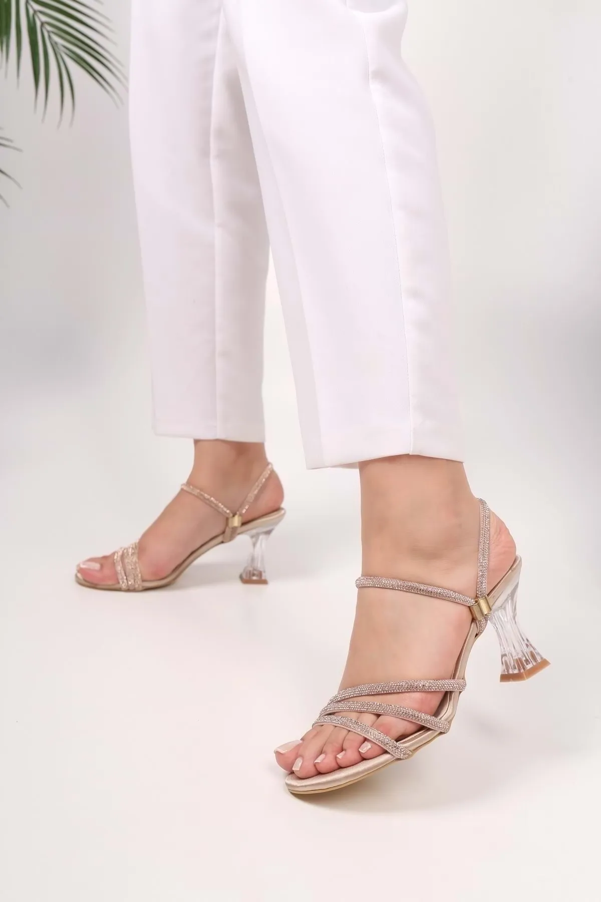 Shoeberry  Yeda Ten Satin Stone Heeled-Hausschuhe und -Schuhe für Damen
