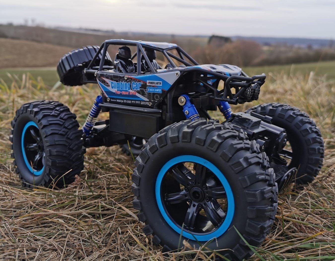 BruKa RC-Monstertruck Robuster Geländewagen X-FIGHTER, Ferngesteuertes Auto mit 4x4 Allradantrieb, 30cm