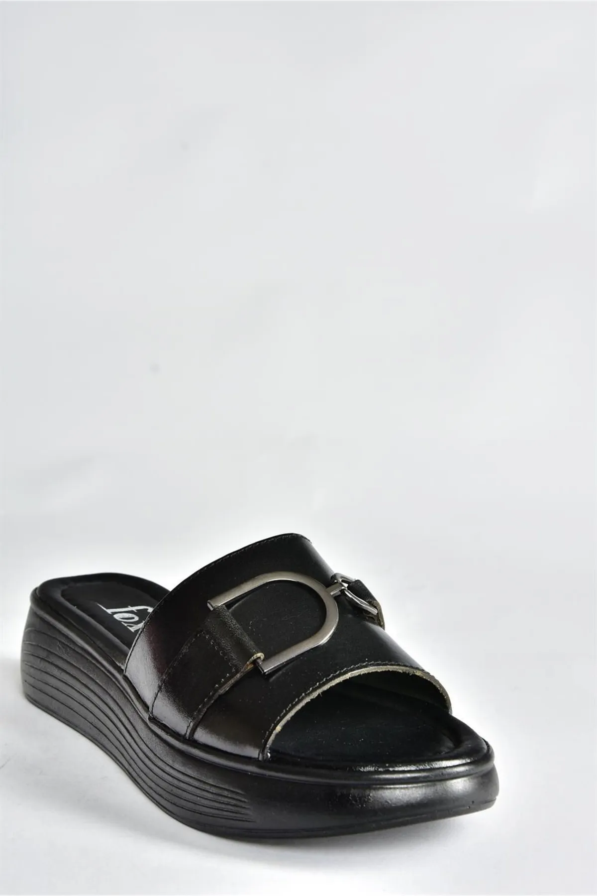 Fox Shoes  Schwarze Damen-Hausschuhe mit hoher Sohle aus echtem Leder P291049403