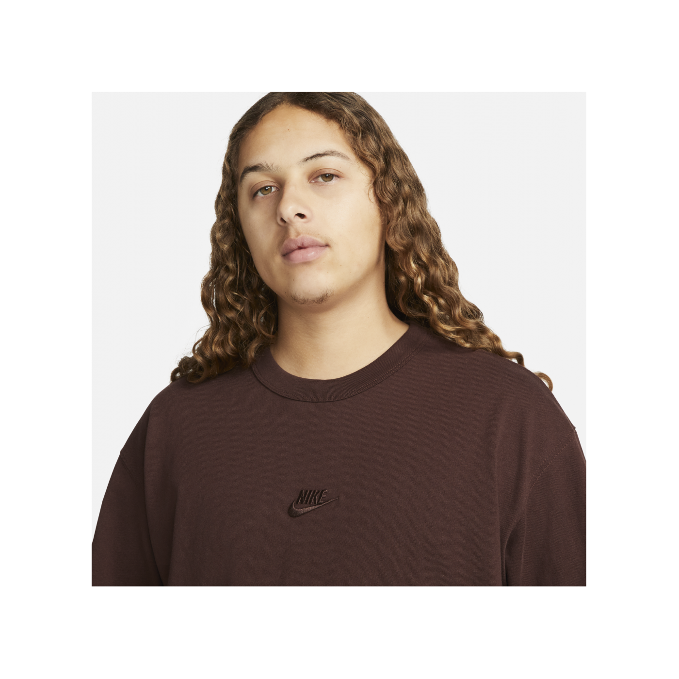 Nike Premium Essentials T-Shirt Braun F227
